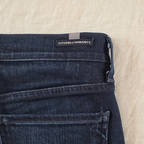 Citizens Of Humanity Low-Rise Bootcut Jeans in Dark Wash, Size 26 - Picture 5 of 10